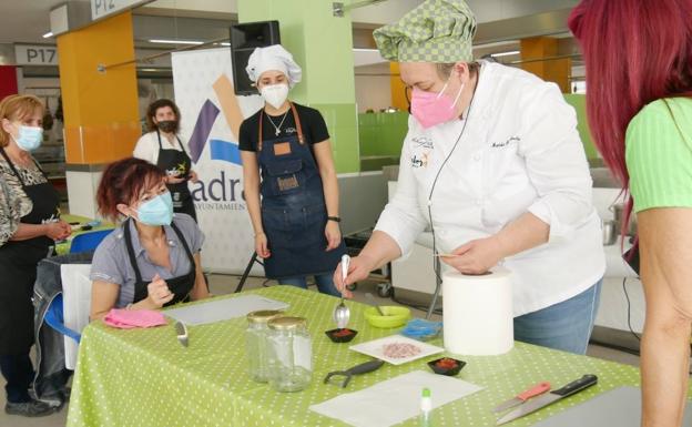 Continúan los 'showcooking' en el Mercado de Adra