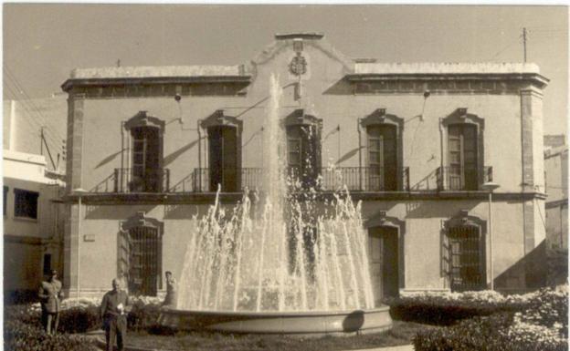 Ayuntamiento de Adra: Historia de los edificios