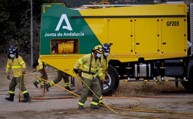 Un incendio calcina 2,5 hectáreas de matorral en la reserva natural de Las Albuferas