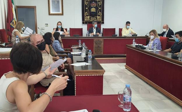 Vox se desliga en Adra de la declaración institucional en apoyo al colectivo LGTBI