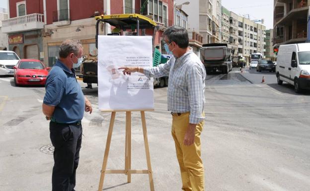 Adra regula el tráfico en la confluencia de cuatro calles principales de acceso a la ciudad