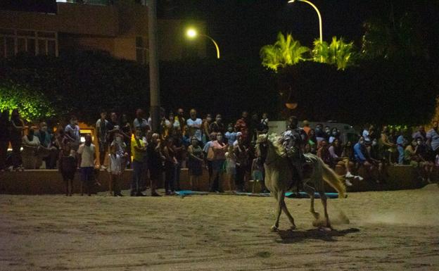 'Carlitos' gana la Carrera de Caballos Ciudad de Adra