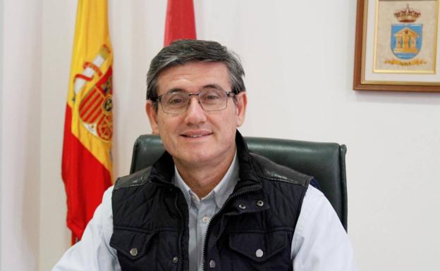 Adra reconocerá la trayectoria de José María Gómez, Agrupaadra y Juerga's Rock en el Día del Municipio