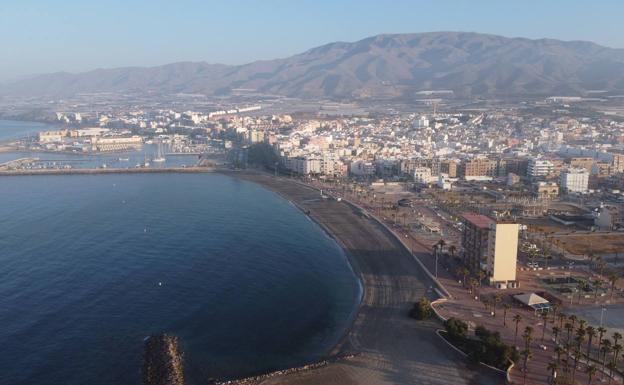 Crece el número de viviendas de uso turístico legalmente registradas en Adra