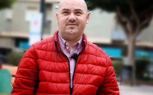 El PSOE insiste en adaptar los semáforos a las personas con discapacidad visual