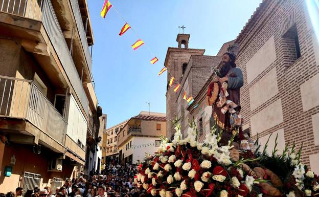 Adra se echa la calle para reencontrarse con San Marcos