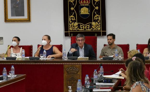 Luz verde a las cuentas de Adra con cuatro millones en inversión y 2,5 en gasto social