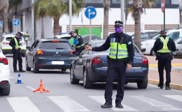 La Policía Local inicia una campaña de tráfico para evitar distracciones