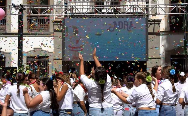 Adra recupera su feria