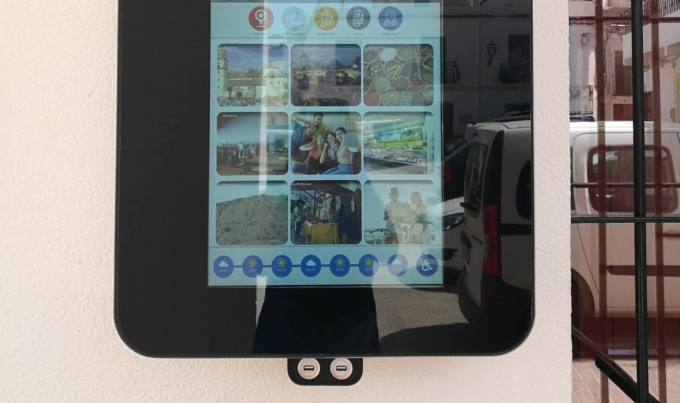 Alcolea digitaliza la información turística para atender al visitante las 24 horas