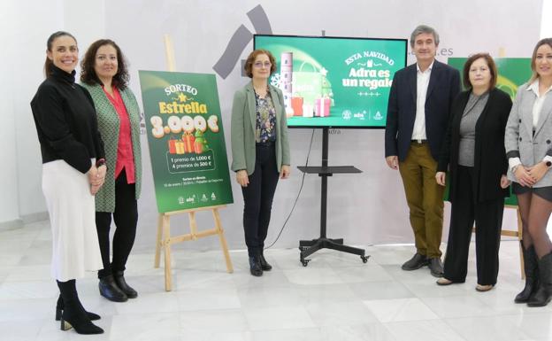 El comercio de Adra premia a sus mejores clientes con la Tarjeta de la Fidelidad