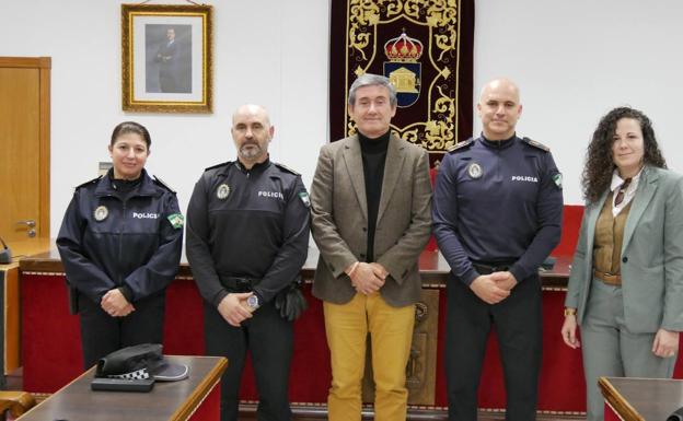 Dos agentes de la Policía Local toman posesión de su cargo como oficiales