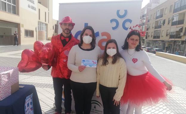 El comercio de Adra vuelve a premiar a sus clientes por San Valentín