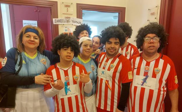 Abdera Fenicia rompe las reglas y pega un 'pelotazo' carnavalero