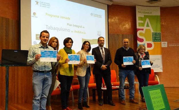 El hospital de alta resolución recibe una acreditación en su lucha contra el tabaquismo