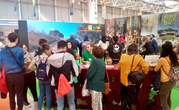 El turismo activo congregó a más de 500 visitantes en el stand alcalaíno de Tierra Adentro
