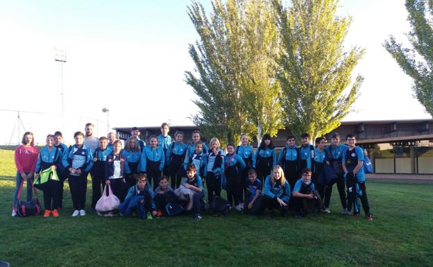 Buenos resultados para el club de natación en el inicio de temporada