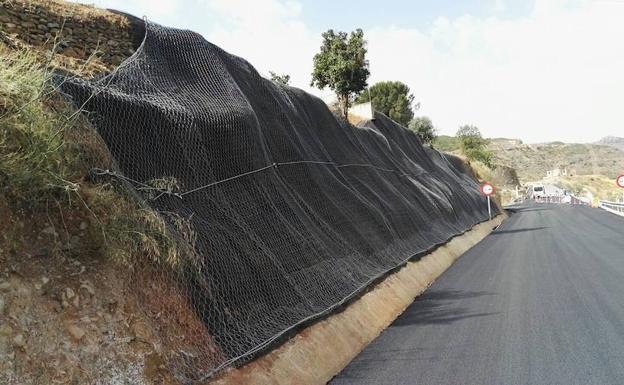 La Junta abre al tráfico el puente situado en la A-1100, en Albanchez