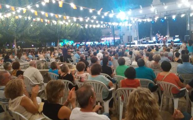 Serón inicia fiestas patronales con tributo a The Beatles y Joaquín Sabina