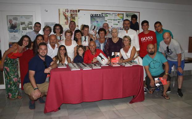Serón acogió la presentación de 'Capitán Pasión, un libro para los refugiados de Grecia