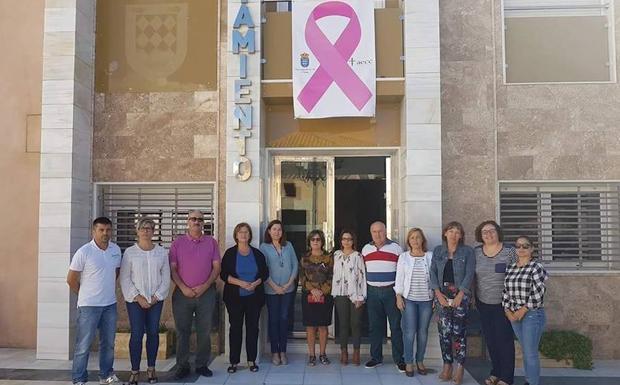 Los municipios de Olula del Río y Fines se unirán con un gran lazo rosa