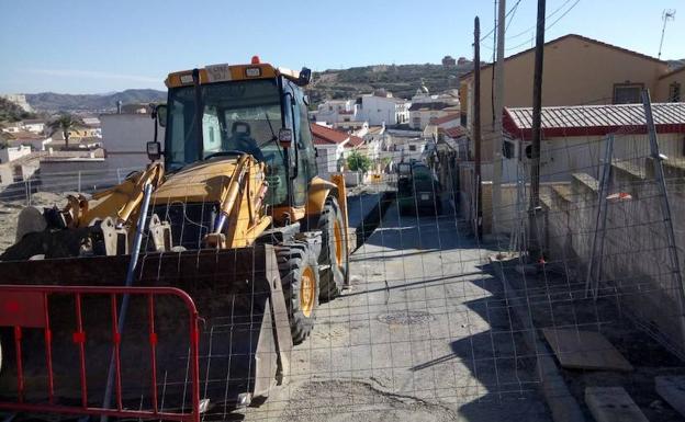 Zurgena afronta la reforma integral del barrio de la Cruz con nueva iluminación y alcantarillado