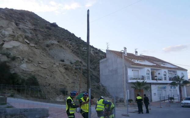 El cerro de Las Lomas de Zurgena se librará de los desprendimientos