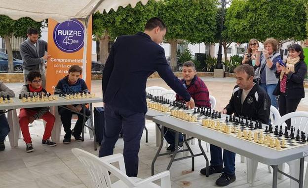 José Carlos Ibarra vence el ‘40º Open Internacional de Ajedrez Vicente Bonil’ de Albox con más de 100 participantes