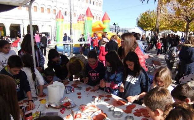 Serón acogió la actividad ‘La Plaza en Paz’ con gran participación
