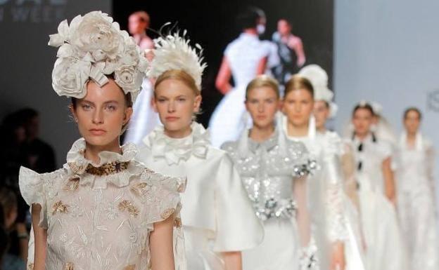 Tocados 'de moda' de Serón a Japón, pasando por Almería