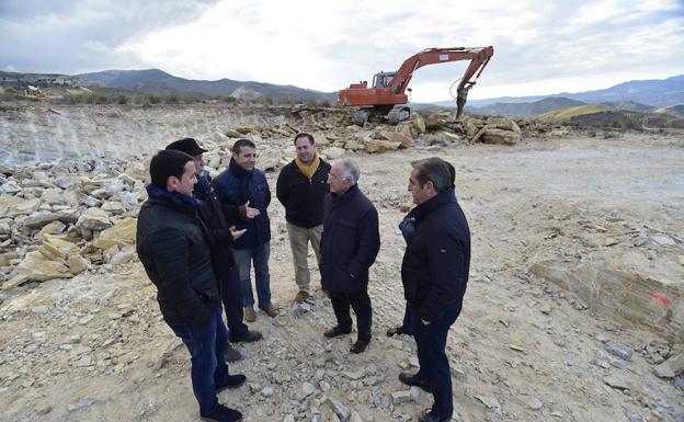 Diputación construye un nuevo depósito en el Cerro del Charcón en Macael