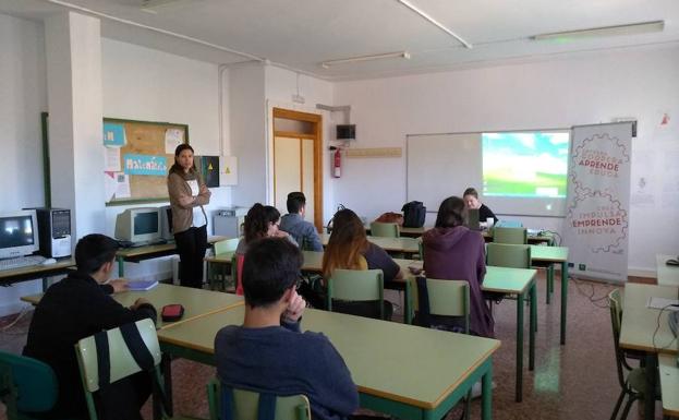 Alumnos del IES Entresierras de Purchena aprenden a crear empresas y modelos de negocio viables