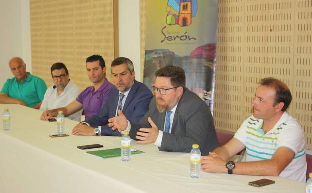 La Junta concede 285.000 euros a dos empresas de jamón de Serón para instalaciones y comercialización