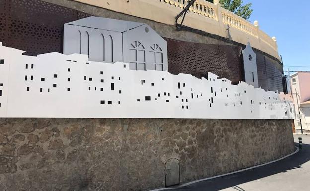 La historia monumental de Serón reflejada en el muro de contención