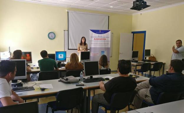 Diputación forma a vecinos del Almanzora en servicios administrativos