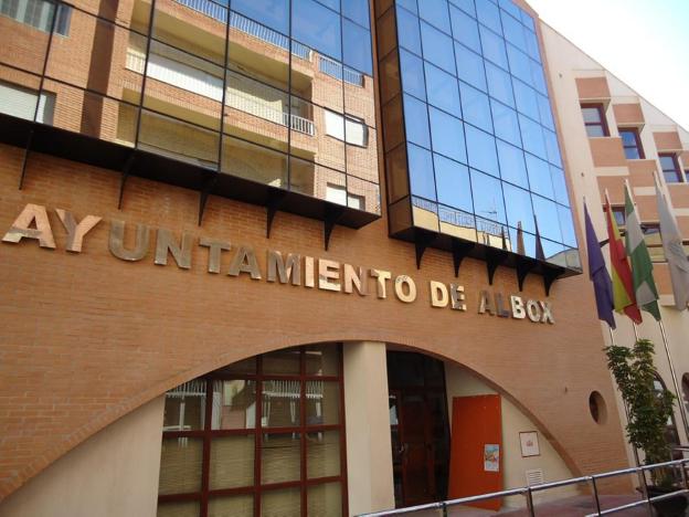 Sancionan al Ayuntamiento de Albox con 80.500 euros por asfaltar la rambla
