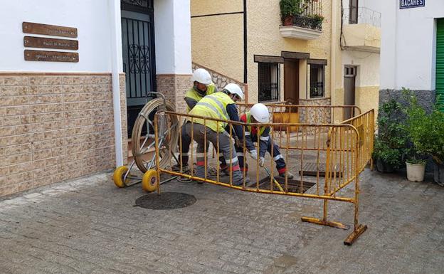 El Ayuntamiento de Serón trabaja en el soterramiento de cables de sus calles