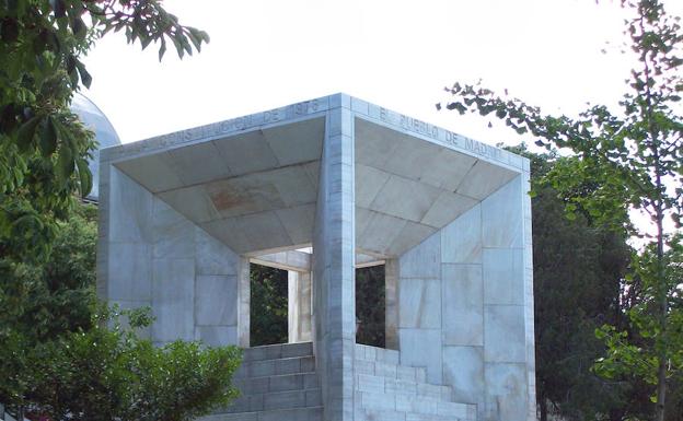 El Mármol de Macael, símbolo de la democracia en el Monumento a la Constitución de 1978 de Madrid
