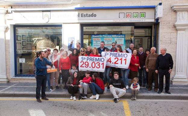Tíjola reparte la alegría de nuevo con un Tercer y Quinto premio en la lotería de Navidad