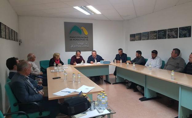 Alcaldes del Almanzora exponen al delegado de Turismo los problemas en torno a esta actividad
