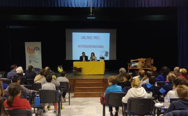 Taller intergeneracional de convivencia de Diputación en Olula del Río