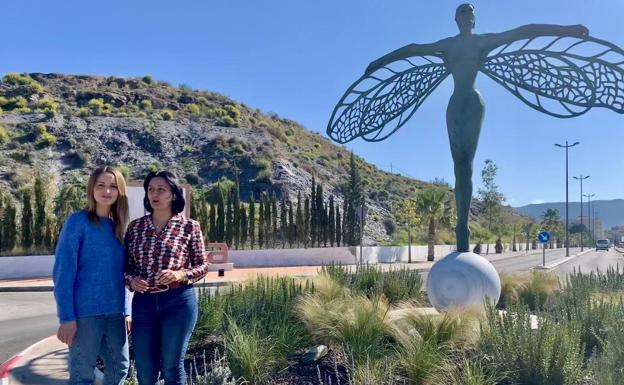 La inauguración de una escultura da la bienvenida a la Semana de la Mujer en Cantoria