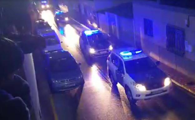¡Cumpleaños feliz! Te desean tus amigos... de la Guardia Civil