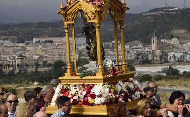 Vídeos y fotos en redes para celebrar este domingo la bajada de la Virgen del Saliente a Albox