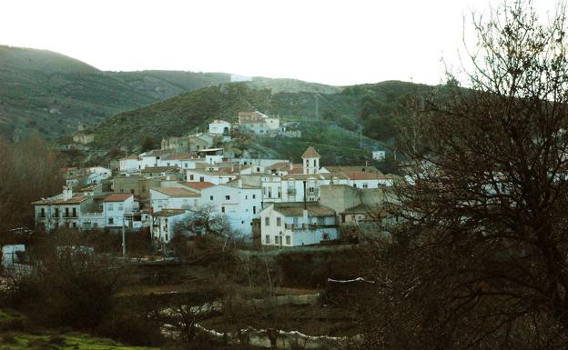 Llega al Defensor del Pueblo Andaluz la falta de plenos en Alcóntar desde 2019