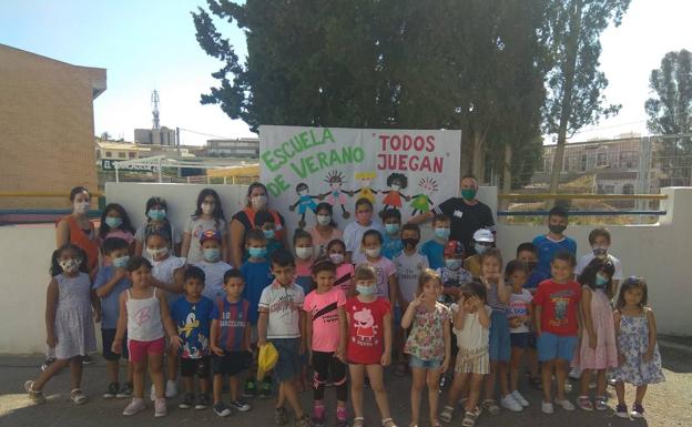 El Saliente organiza 5 Escuelas de Verano para familias con escasos recursos