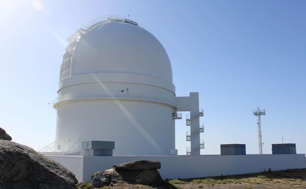 Denuncian la alta contaminación lumínica por coches en el observatorio de Calar Alto