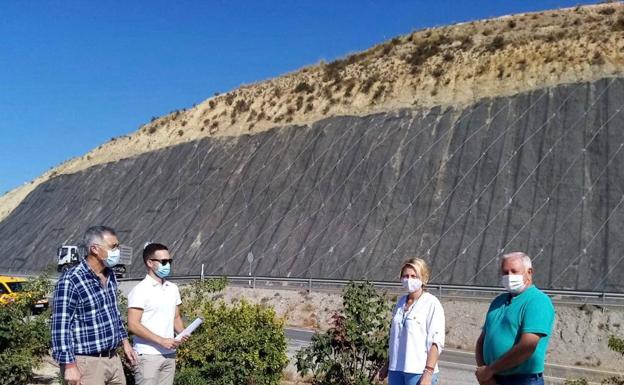 Cabrera visita el fin de los trabajos de mejora en la A-334 en Olula del Río