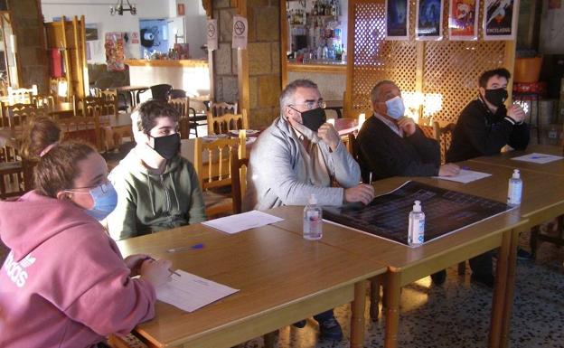 Guadatech muestra a varias familias el cielo nocturno de Los Filabres en unas jornadas astronómicas