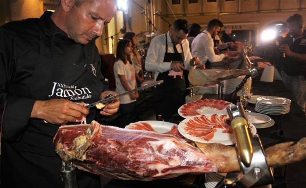 Agricultura apuesta por proteger la singularidad de las IGP andaluzas de 'Jamón de Serón' y 'Jamón de Trevélez'